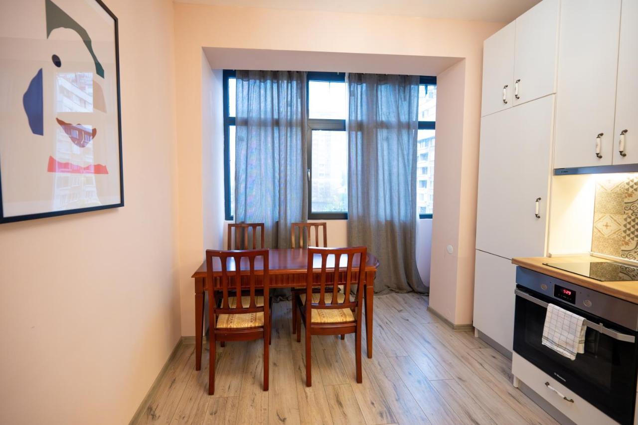 Spacious 1Bdr Apartment Near City Center Sófia Exterior foto